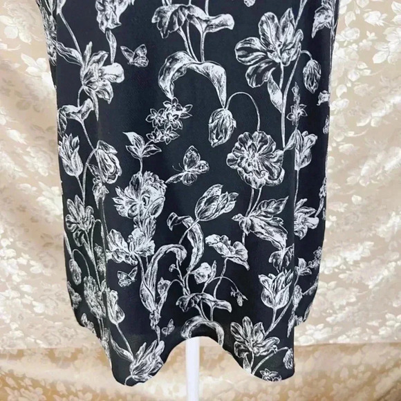Halogen Black and White Floral Blouse Tank Top Business Casual Office Size S - Picture 3 of 8
